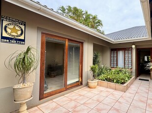 4 Bedroom Townhouse For Sale in La Lucia