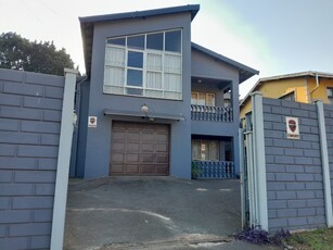 5 Bedroom House For Sale in Mobeni Heights