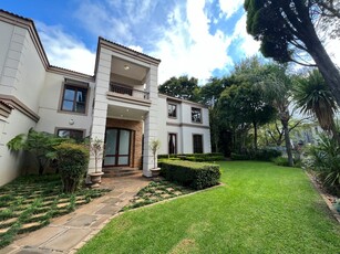 6 Bedroom House For Sale in Woodhill Golf Estate