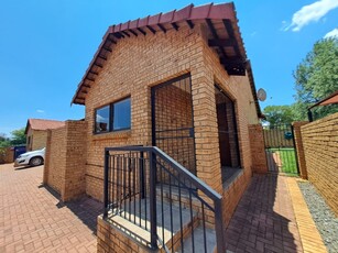 8 Bedroom Townhouse For Sale in Koster