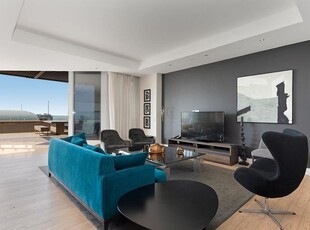 Furnished Penthouse Perfection: Breathtaking Views- Elegant Urban Retreat with Panoramic Table Mo...
