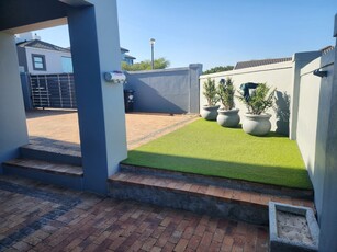 Oude Westhof, Durbanville - 3 Bedroom Executive Home