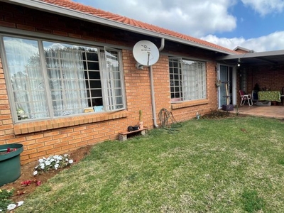 2 Bedroom townhouse - sectional to rent in Willow Park Manor, Pretoria