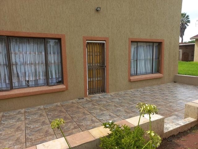 Apartment For Rent In Daggafontein, Springs