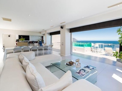 Apartment For Sale In Clifton, Cape Town