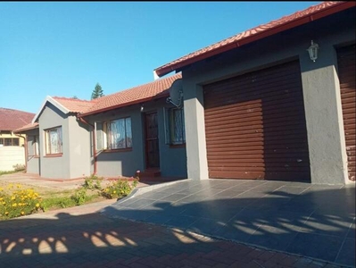 House For Sale In Madiba Park, Polokwane