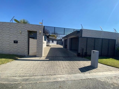House For Sale In The Hill, Johannesburg
