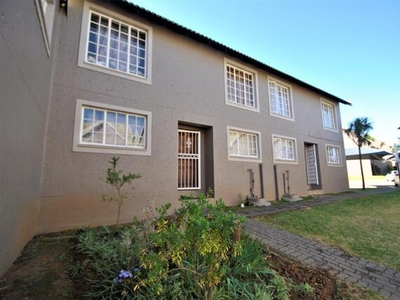 Townhouse For Sale In Bassonia Rock, Johannesburg