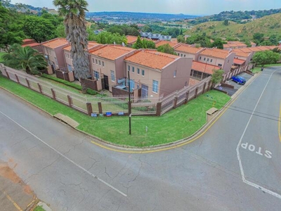 Townhouse For Sale In Florida Hills, Roodepoort