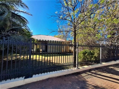 House For Sale In De Aar, Northern Cape