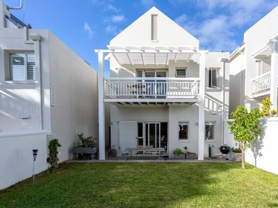 Townhouse For Sale In Nieuwe Steenberg, Cape Town