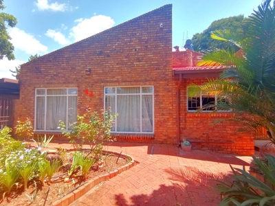 2 Bedroom House to rent in Theresapark
